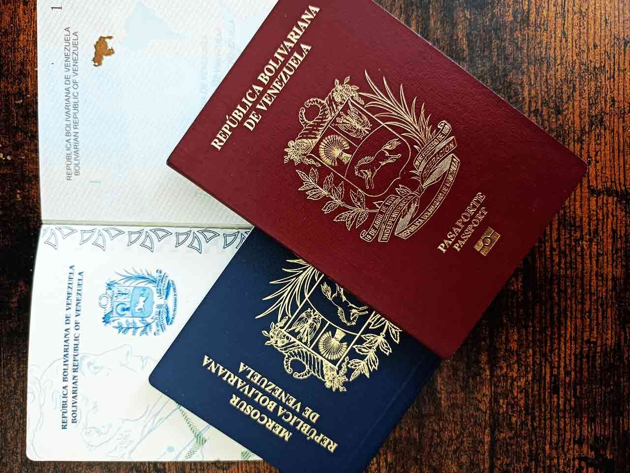 Venezolanos con pasaporte vencido no podrán ingresar al país