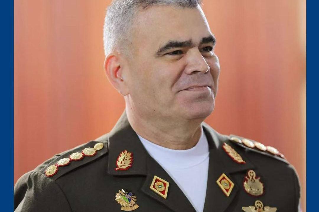 Vladimir Padrino López asume la cartera de Agricultura Productiva y Tierras