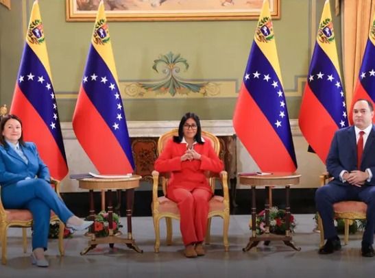 Venezuela y BP firman memorando para explorar gas no asociado en aguas del Caribe