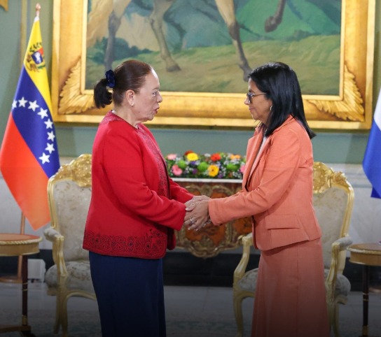Delcy Rodríguez recibe cartas credenciales de nuevos embajadores de Portugal, Nicaragua y Suriname