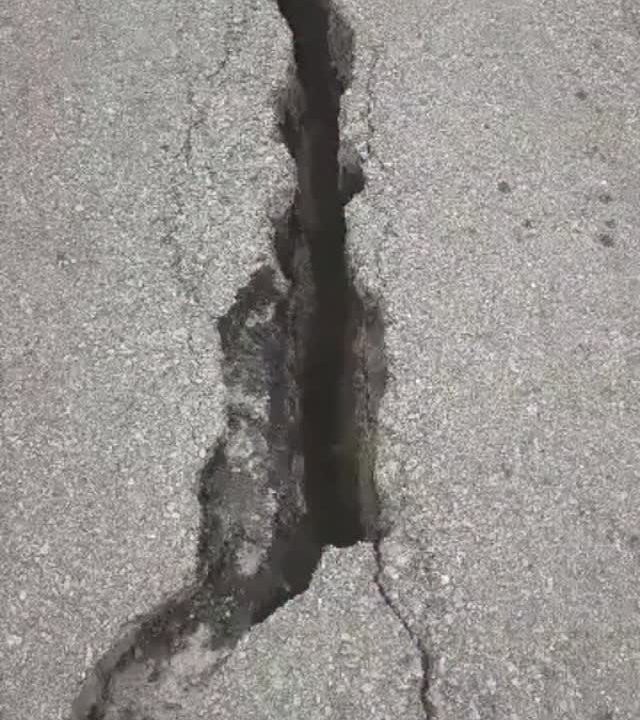 Reportan grieta en la Redoma de Morón tras sismo