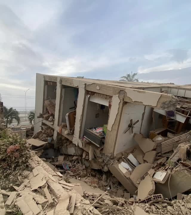 La Guaira bajo los escombros: El devastador sismo del 24 de junio deja un paisaje desolador