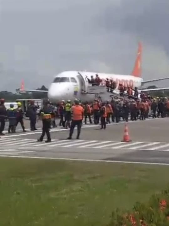 Protección Civil y Bomberos de Mérida y otras partes del país se despliegan hacia zonas de desastre tras sismos de magnitud 7.2 y 7.5