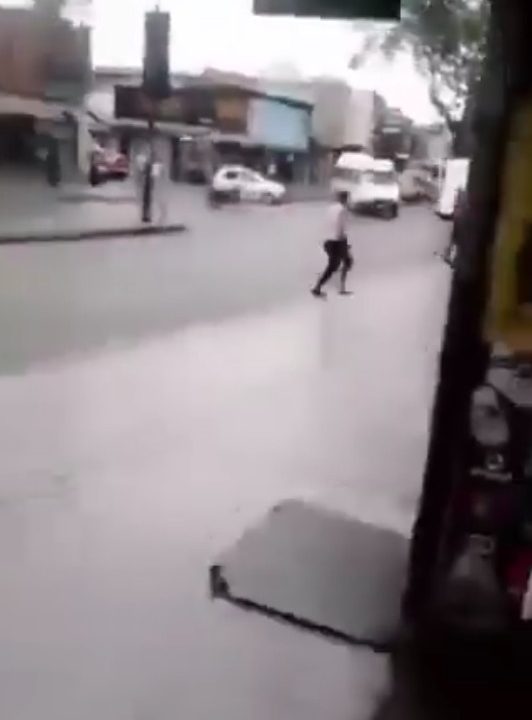 Onda tropical provoca intensas lluvias y ráfagas de viento en el oriente de Venezuela
