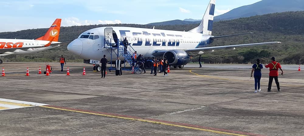Reanudan vuelos comerciales entre San Antonio y Maiquetía