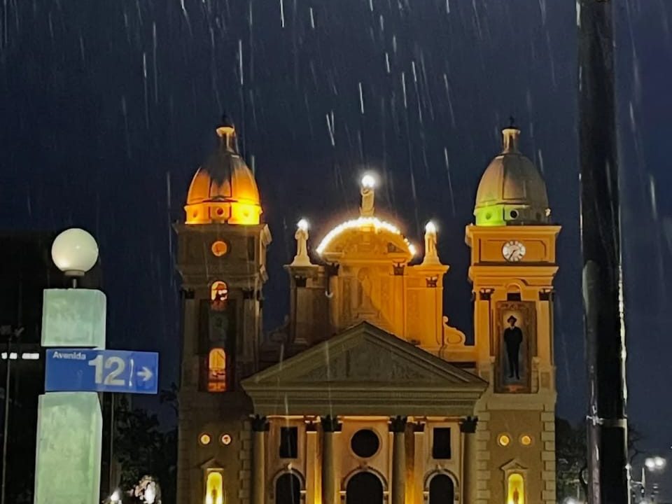 Inameh pronostica lluvias y nubosidad en gran parte del país por paso de la Onda Tropical N° 47