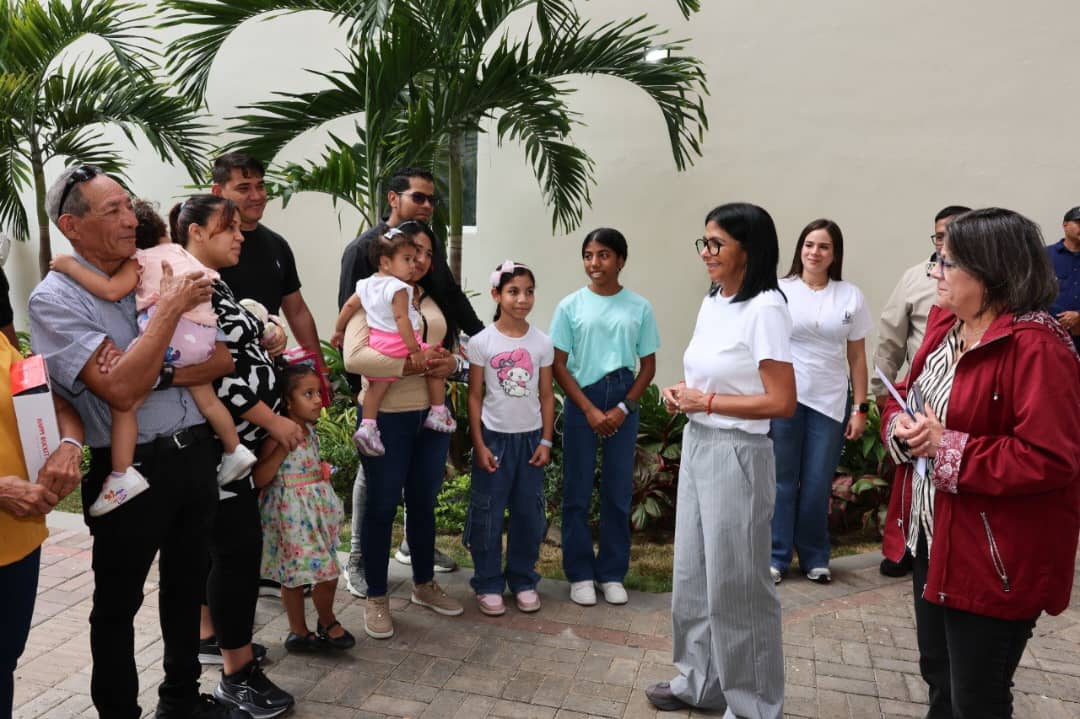 Gobierno venezolano entrega 181 hogares a damnificados por recientes movimientos telúricos
